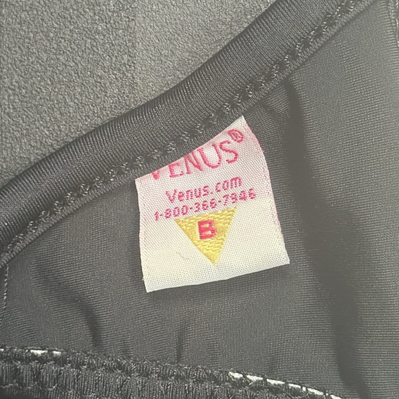 Venus B cup bikin top in black - Picture 3 of 3